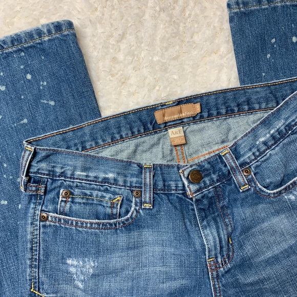 Abercrombie & Fitch Distressed Jeans 4 Short - Picture 3 of 7